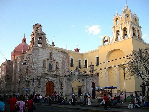 Paseo por Mexico Templo de San Diego en Aguascalientes