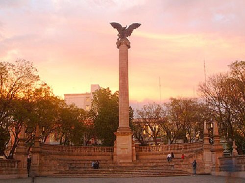 Paseo por Mexico Plaza de la Patria y Exedra de Aguascalientes