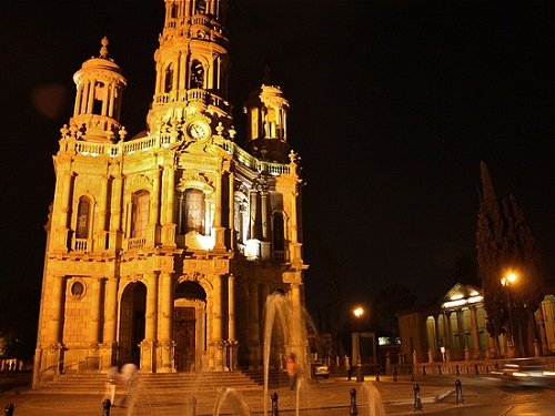 Paseo por Mexico Templo de San Antonio en Aguascalientes