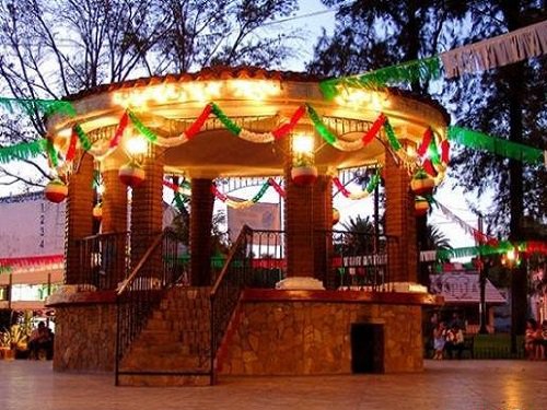 Paseo por Mexico Kiosco de Tecate