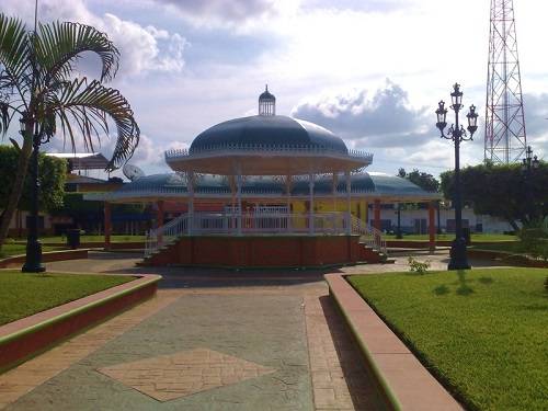 Paseo por Mexico Kiosko de Acapetahua