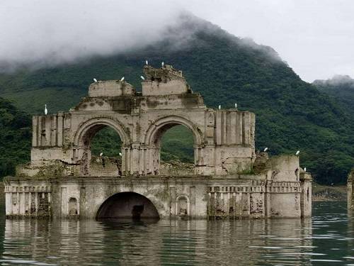 Paseo por México Templo hundido de Quechula en Mezcalapa