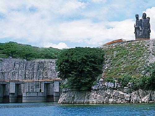 Paseo por Mexico Presa Nezahualcóyotl (Raudales de Malpaso) en Mezcalapa