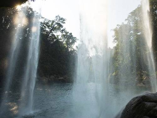 Paseo por Mexico Centro Turístico Misol-há en Salto de Agua