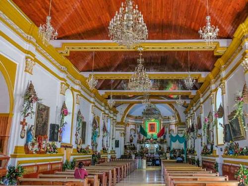 Paseo por Mexico Interior de la Iglesia de Guadalupe de San Cristóbal de las Casas