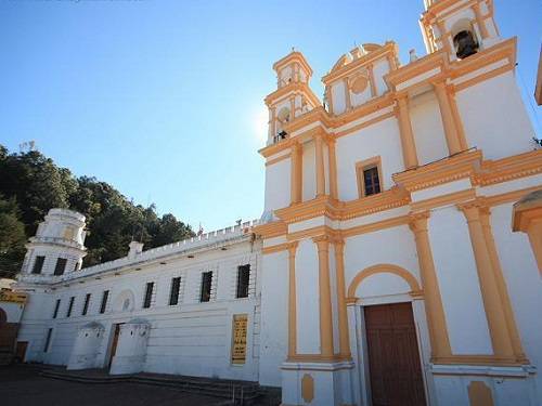 Paseo por Mexico Iglesia de la Merced de San Cristóbal de las Casas