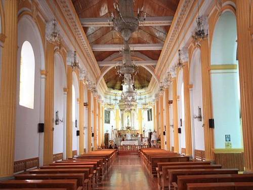 Paseo por Mexico Interior de la Iglesia de la Merced de San Cristóbal de las Casas