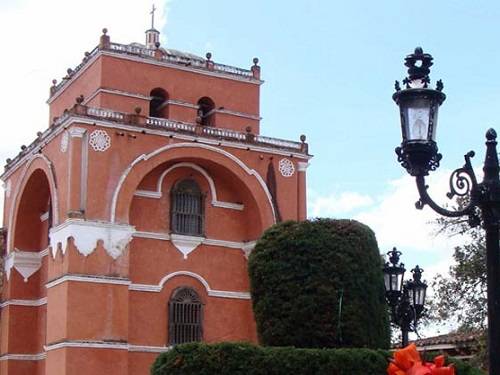 Paseo por Mexico Arco del Carmen en San Cristóbal de las Casas