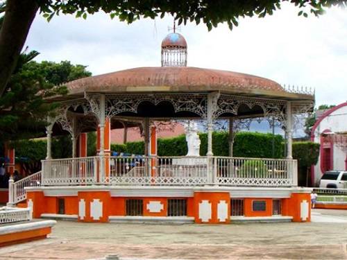 Paseo por Mexico Kiosko de Tuxtla Chico