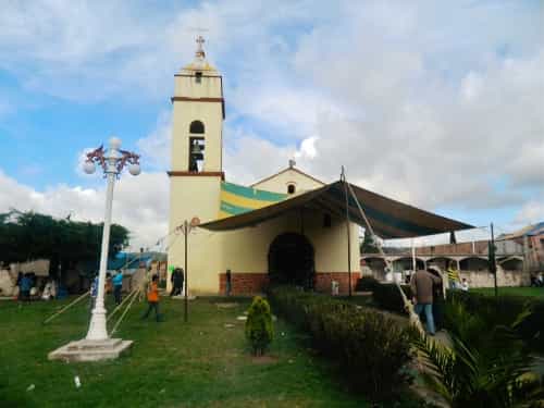 Paseo por Mexico Templo San Pedro Apóstol, San Pedro Tlachichilco en Acaxochitlán