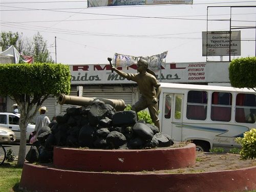 Paseo por Mexico Monumento al Niño Artillero