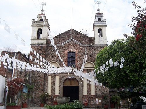Paseo por Mexico Parroquia de la Resurrección del Señor y Nuestra Señora de Guadalupe en Cuernavaca