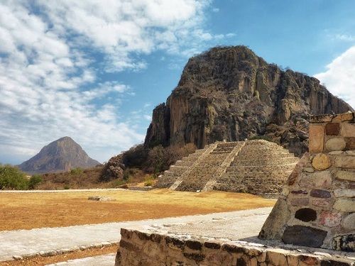 Paseo por Mexico Zona arqueológica de Chalcatzingo en Jantetelco