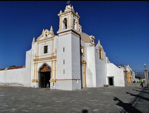 Paseo por Mexico Capilla de la Virgen de la Soledad en Acatzingo