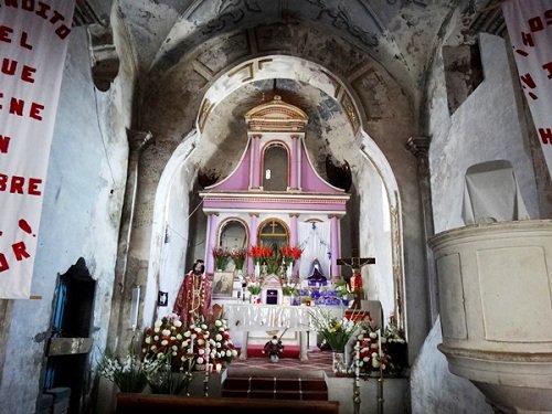 Paseo por Mexico Interior de la Iglesia de San Marcos en Acteopan.