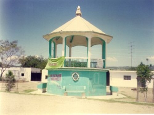 Paseo por Mexico Kiosco de Ahuatlán