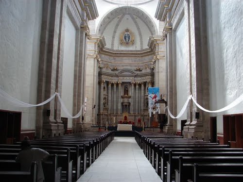 Paseo por Mexico Interior de Iglesia Parroquial en honor de la Asunción de María en Ahuazotepec