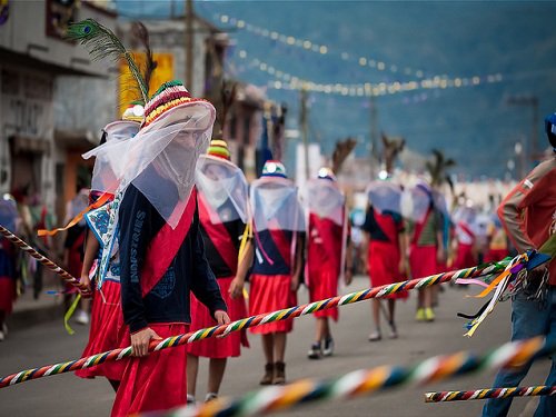 Paseo por Mexico Danzas de Tecuanis, y los Doce Pares de Francia en Ahuazotepec