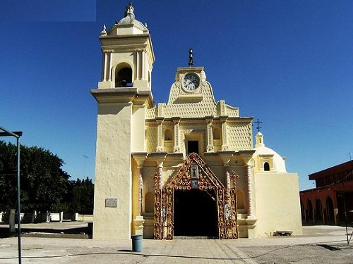 Paseo por Mexico Templo parroquial en honor a San Francisco en Altepexi