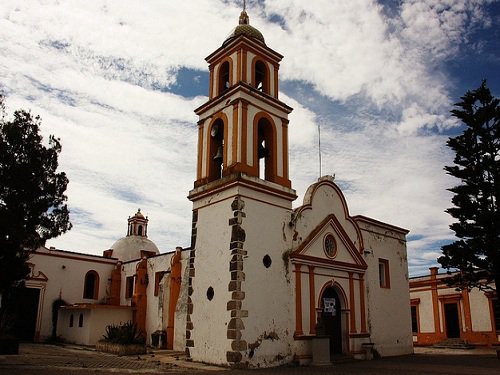 Paseo por Mexico La parroquia de San Antonio en Atzitzintla