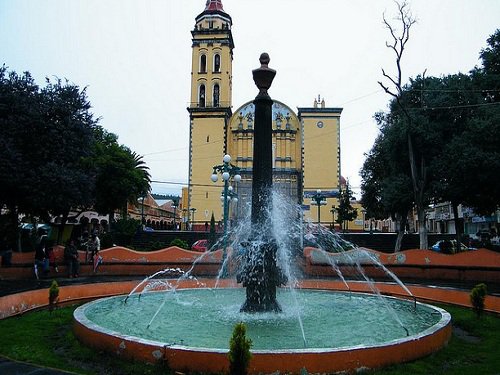 Paseo por Mexico La Fuente del parque de Chalchicomula de Sesma