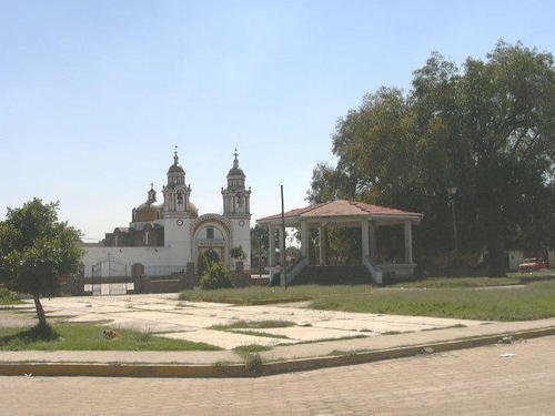 Paseo por Mexico La Iglesia de San Francisco Ocotlan en Coronango