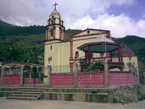 Paseo por Mexico La Iglesia de San Juan Cuautla en Coyomeapan
