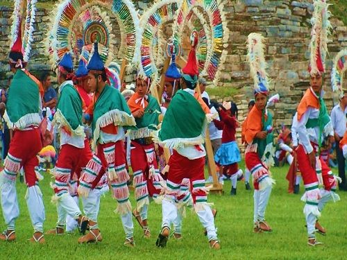 Paseo por Mexico La Danza de los Quetzales o Cuetzalines de Cuetzalan del Progreso