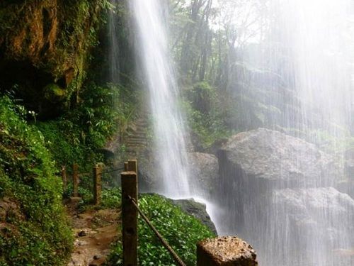 Paseo por Mexico La cascada Corazón de Bosque en Cuetzalan del Progreso