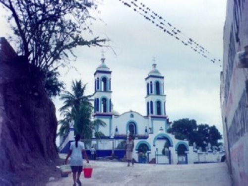 Paseo por Mexico Templo parroquial de San Salvador en Huehuetla