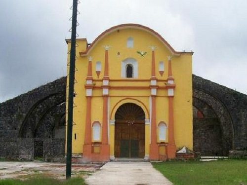 Paseo por Mexico Templo de San Juan Bautista en Jonotla