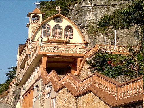 Paseo por Mexico Santuario del Peñón en Jonotla