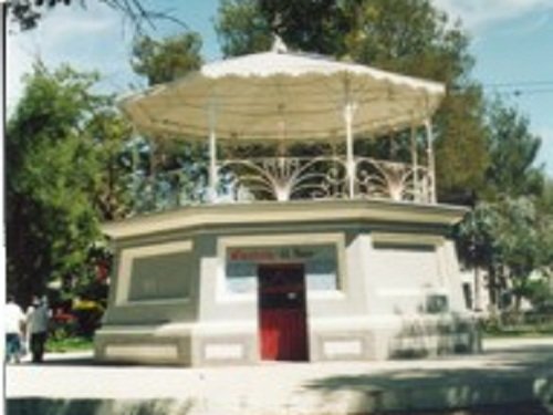 Paseo por Mexico Kiosco de Libres