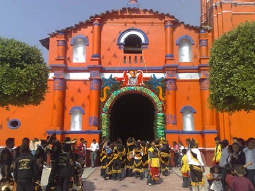 Paseo por Mexico Templo parroquial San Marcos en Naupan