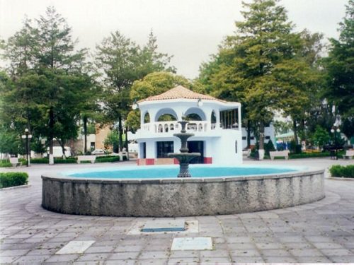 Paseo por Mexico Kiosco de Nopalucan