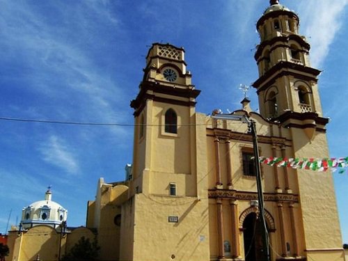 Paseo por Mexico Templo de Santiago Apóstol en Petlalcingo