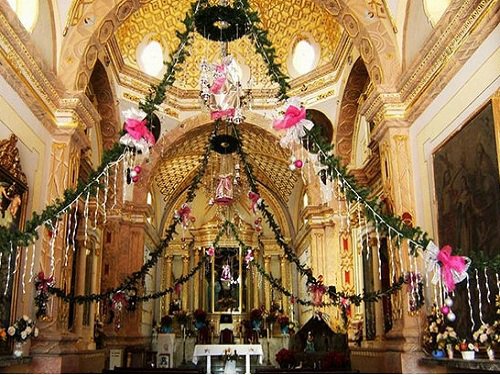 Paseo por Mexico Interior de Templo del Señor del Calvario en Petlalcingo