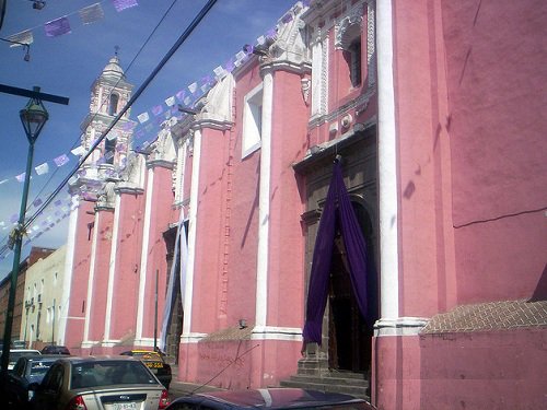 Paseo por Mexico Templo de San Jerónimo en Puebla