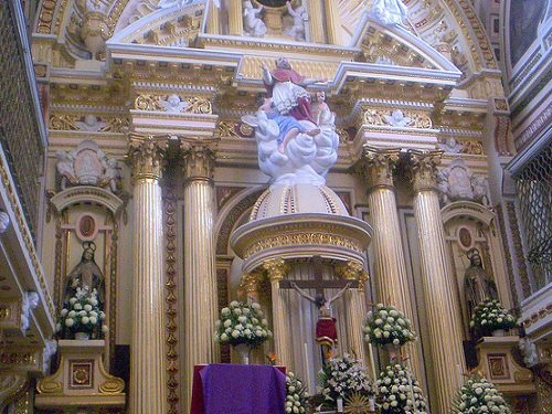 Paseo por Mexico Interior de Templo de San Jerónimo en Puebla