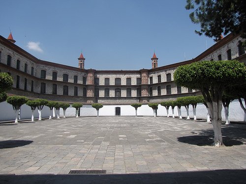 Paseo por Mexico Instituto Cultural Poblano