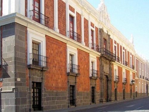 Paseo por Mexico Ex Colegio de San Pantaleón en Puebla