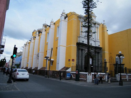 Paseo por Mexico Templo de las Capuchinas en Puebla
