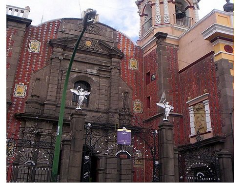 Paseo por Mexico Templo del Antiguo Hospital de Nuestra Señora de Belén en Puebla