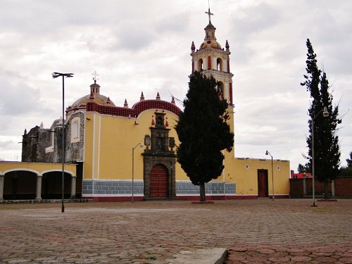 Paseo por Mexico Templo de Santiago en San Pedro Cholula