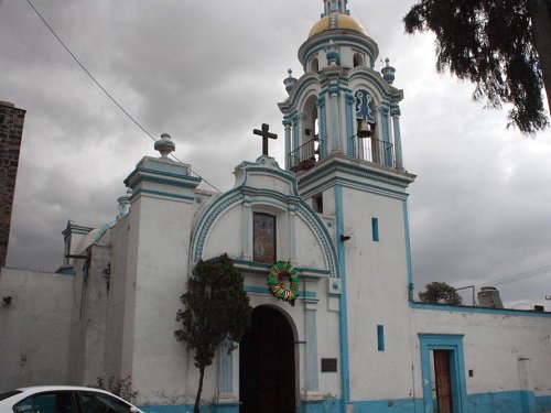 Paseo por Mexico Templo de Santa Maria Magdalena en San Pedro Cholula