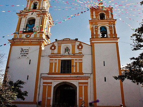 Paseo por Mexico Templo de Santa Barbara Almoloya en San Pedro Cholula