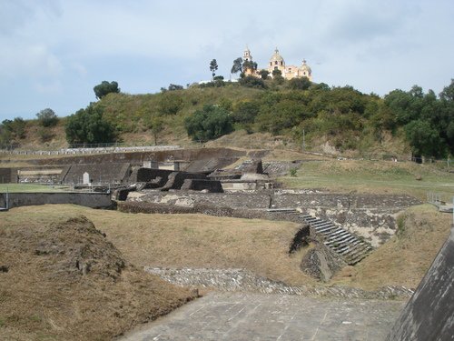 Paseo por Mexico Zona Arqueológica de San Pedro Cholula