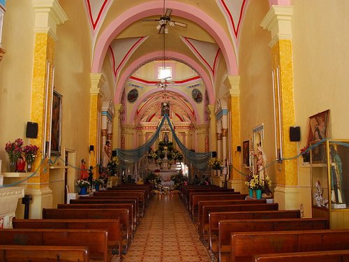 Paseo por Mexico Interior de Templo parroquial en honor de Santa Catarina Tlaltempan