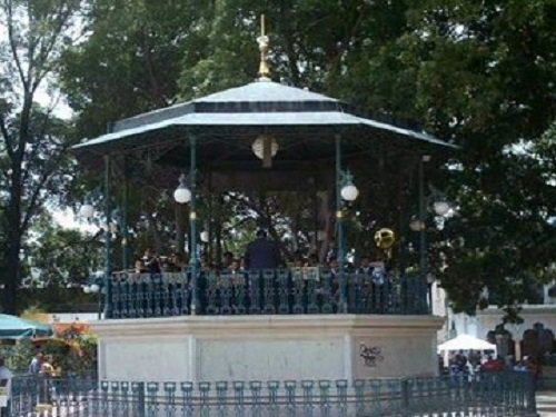 Paseo por Mexico Kiosco de Tehuacán