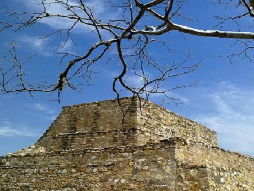 Paseo por Mexico Zona Arqueológica "La Meza" en Tehuacán